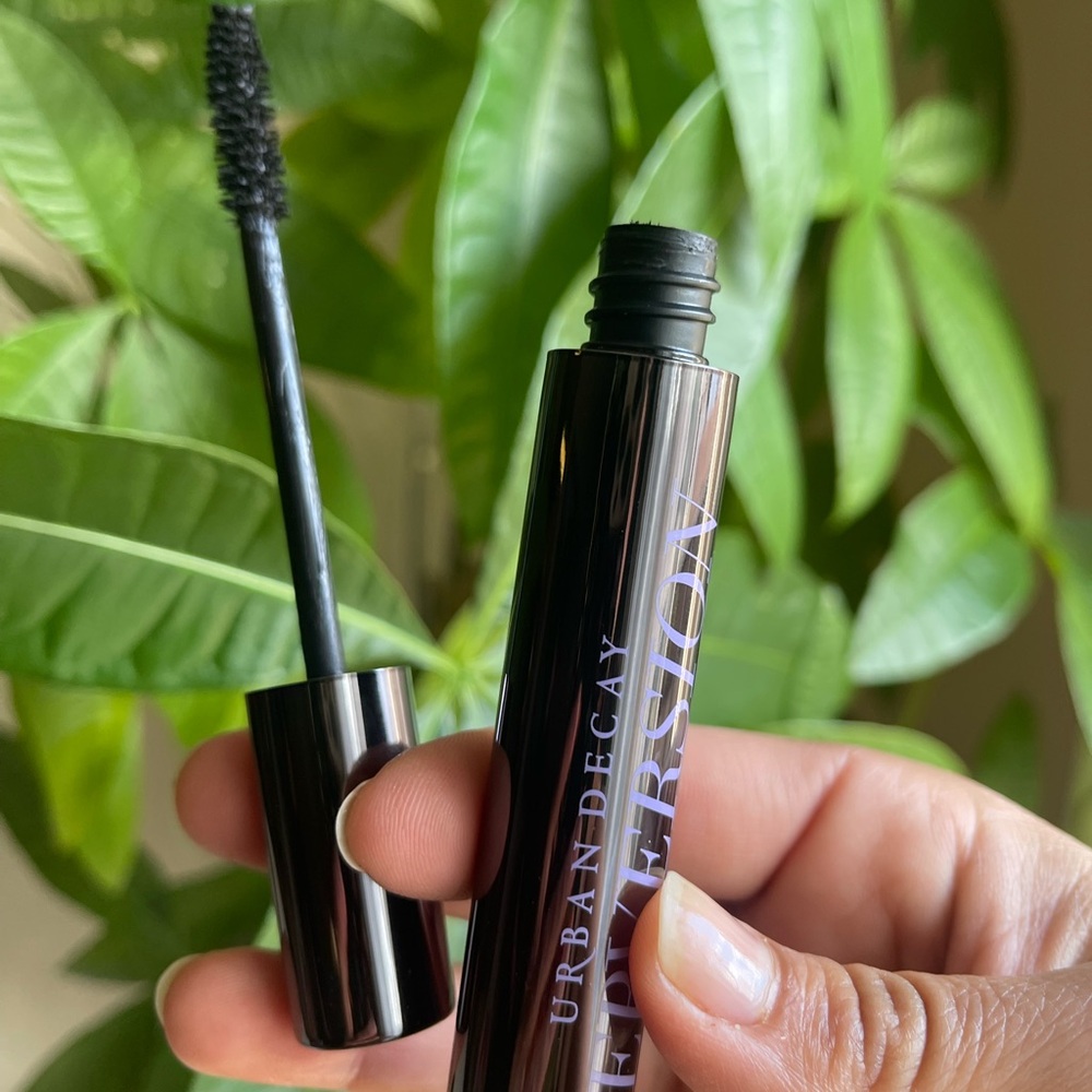 Urban Decay Black Mascara Volumizing Lengthening